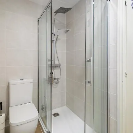 Apartmán Furnished & Fully Equipped 2br Near The